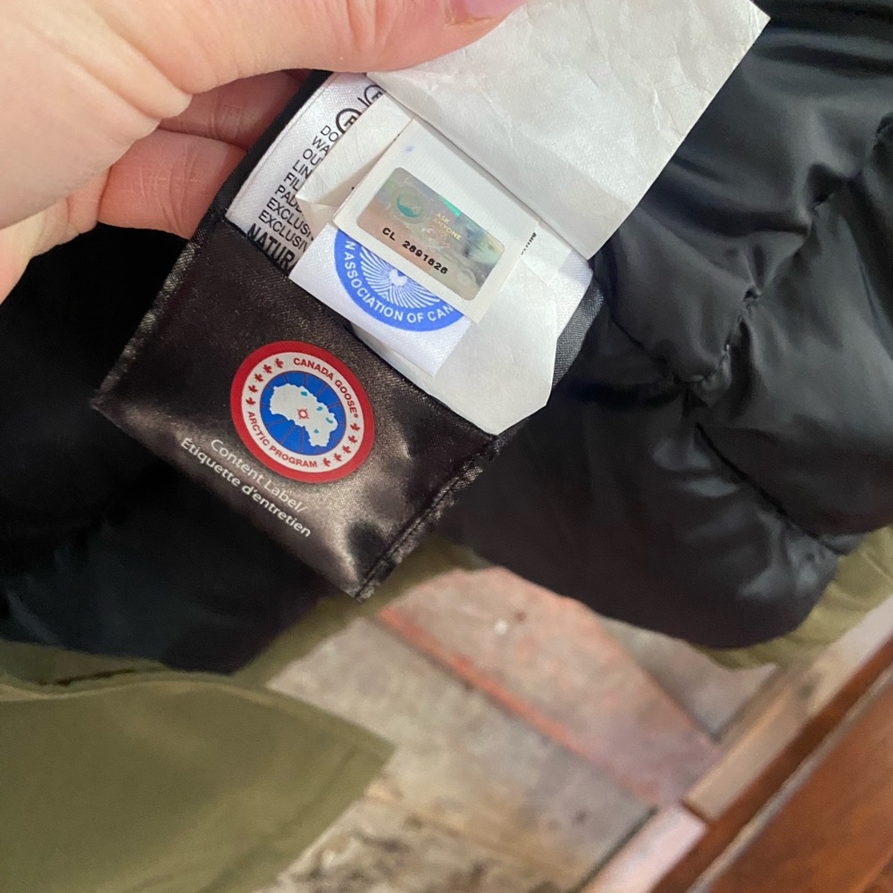 Canada Goose Parka - Picture 7 of 9